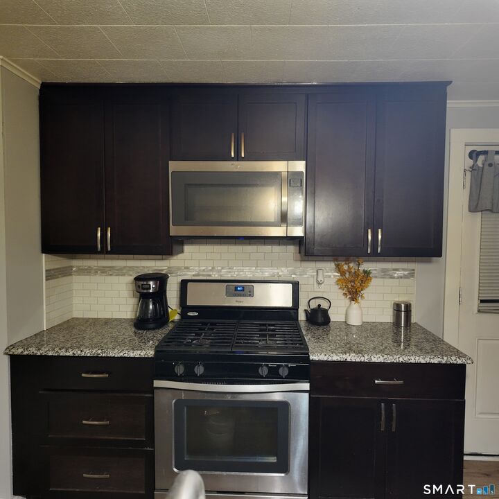 Property Photo:  152 Grove Street  CT 06096 
