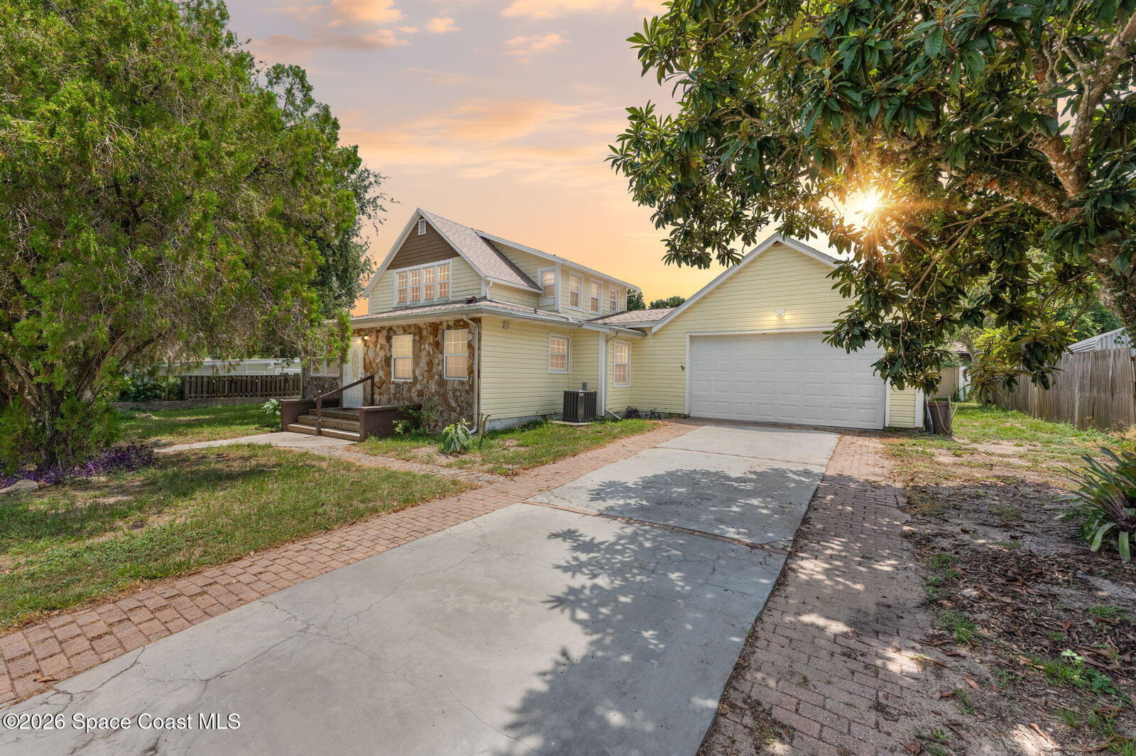 Property Photo:  15 Park Avenue  FL 32955 
