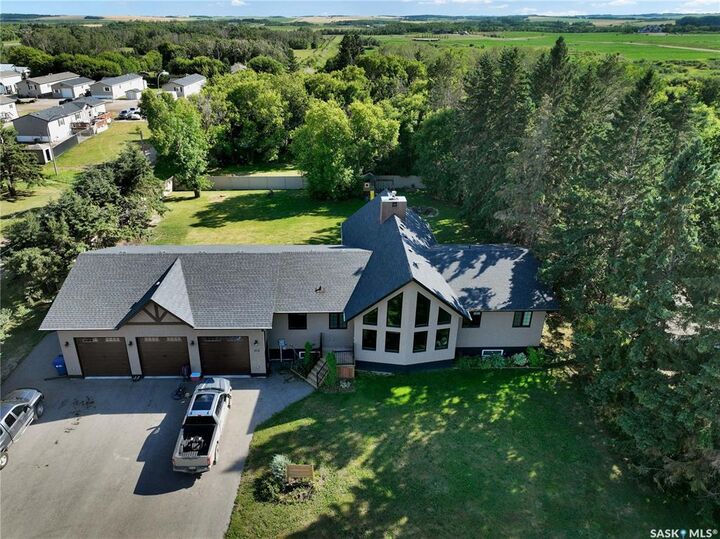 Property Photo: 613 Gonczy Avenue SK S0A 0X0