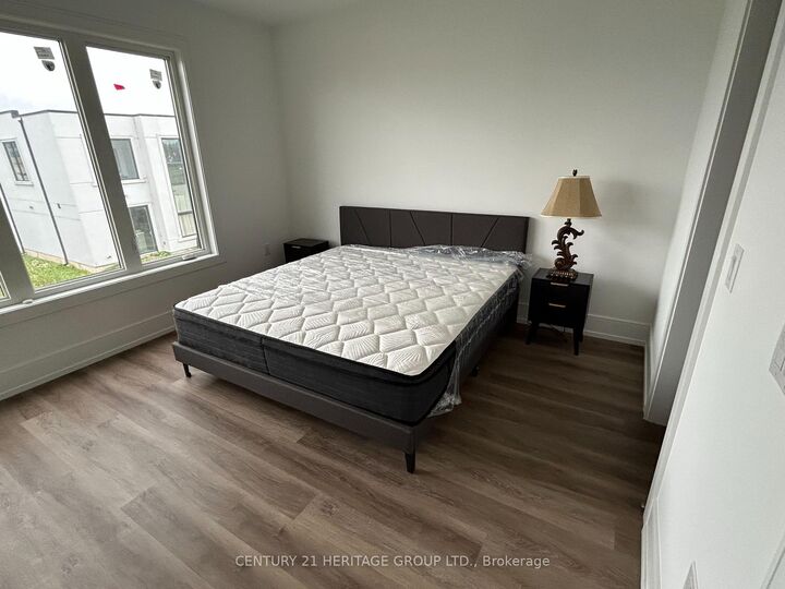 Property Photo: 3714 Quayside Drive ON L3V 8M9