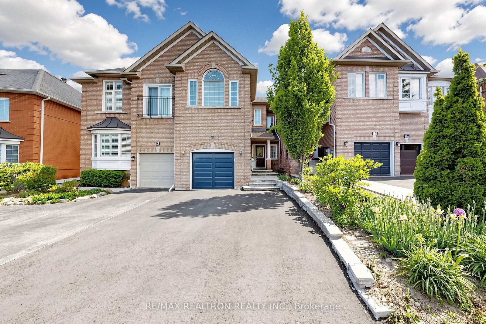Property Photo: 8A Casa Grande Street ON L4S 1R5