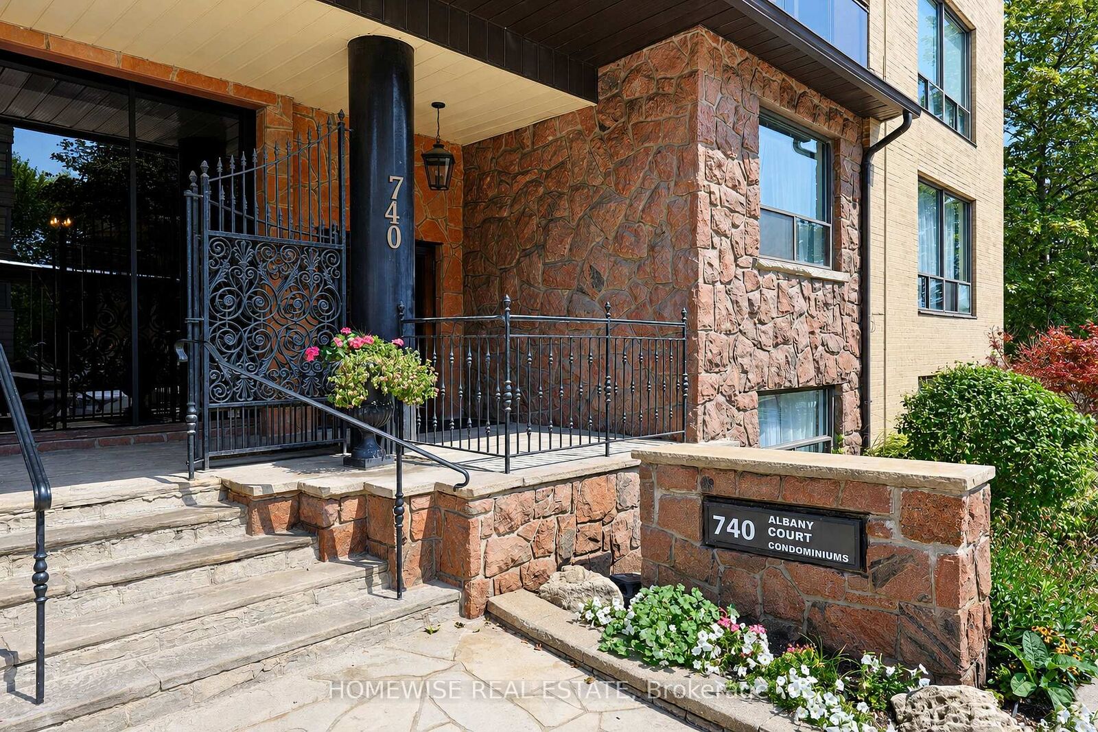 Property Photo:  740 Eglinton Avenue 401  ON M5N 1C4 