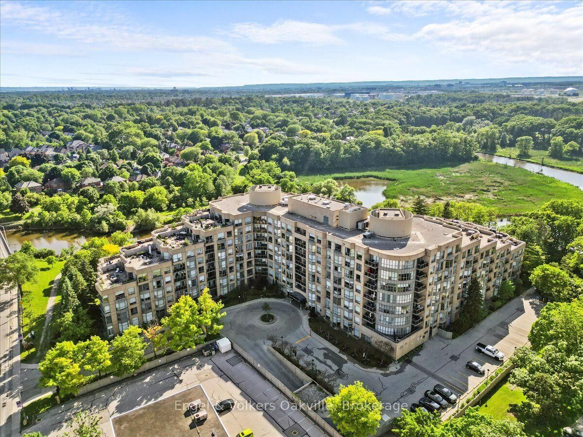 Property Photo:  2511 Lakeshore Road W 511  ON L6L 6L9 