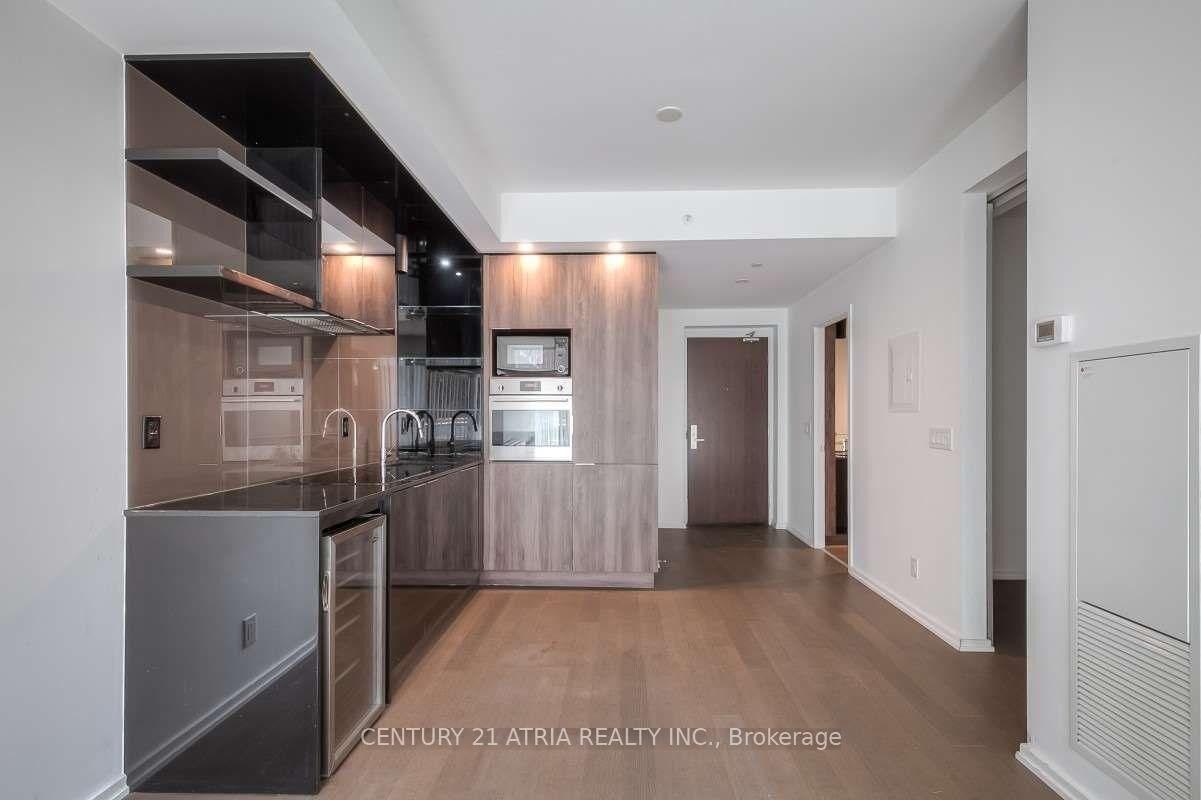 Property Photo: 70 Temperance Street 2508 ON M5H 0B1