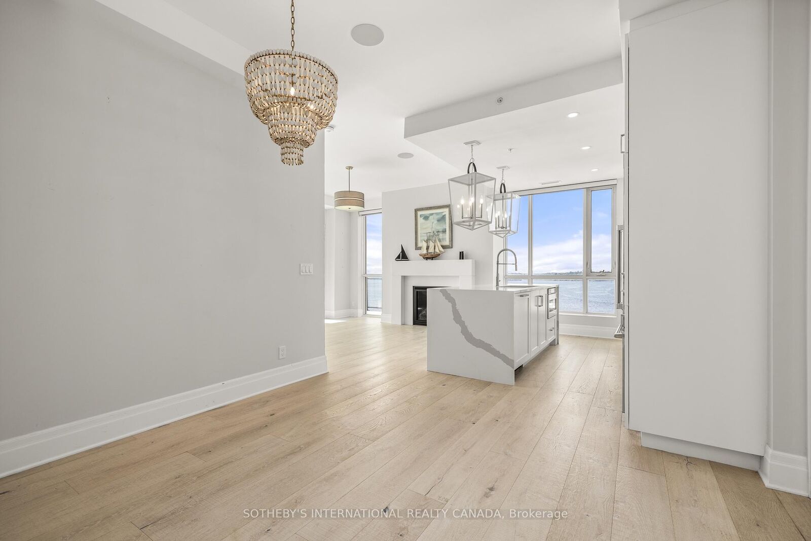 Property Photo: 129A South Street 606 ON K7G 0A9