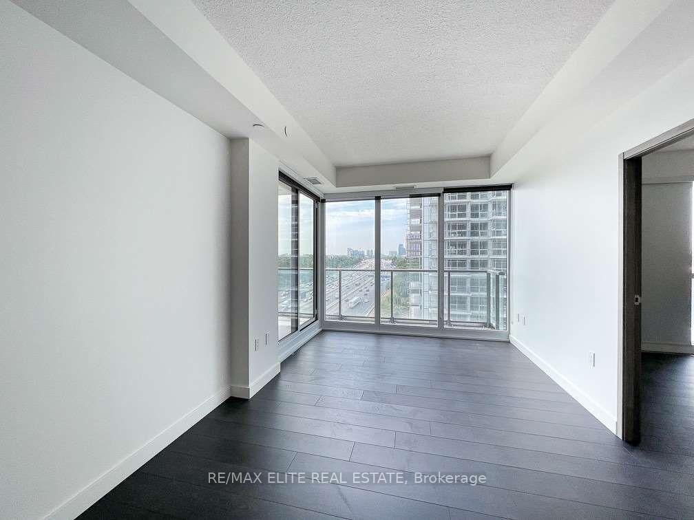 Property Photo:  85 McMahon Drive 1606  ON M2K 0H2 