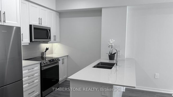 Property Photo:  21 Honeycrisp Crescent 40  ON L4K 0N6 