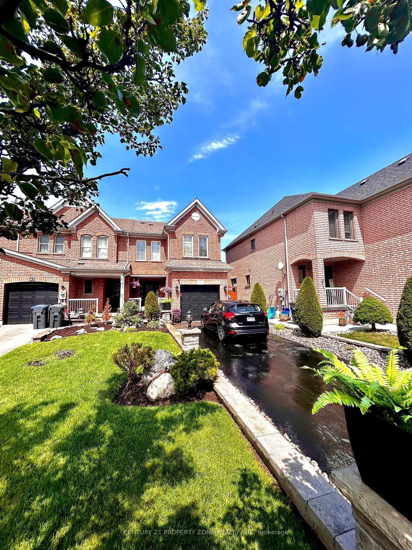 Property Photo: 91 Monaco Court ON L7A 1X2