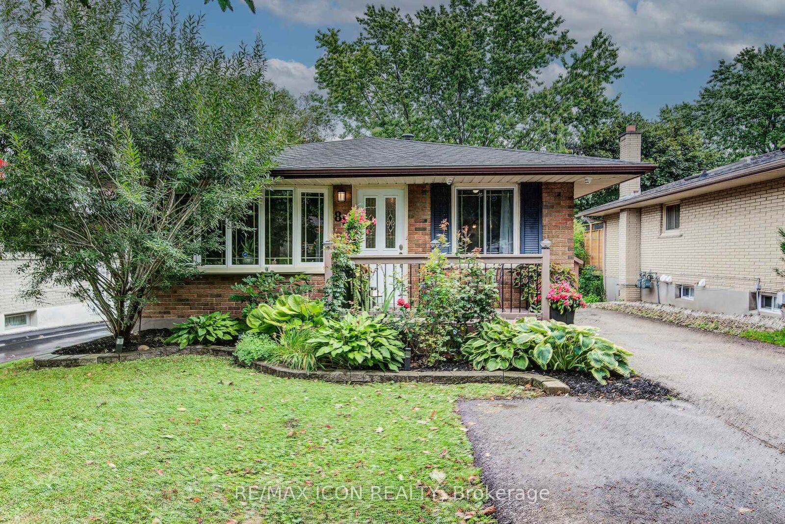Property Photo:  88 Pinedale Drive  ON N2E 1J7 