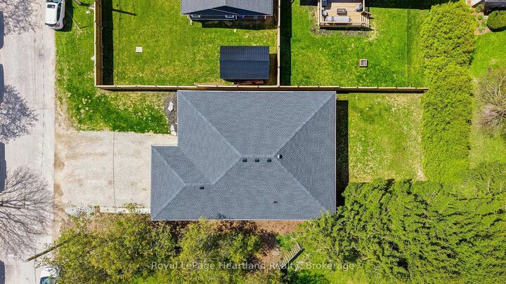 Property Photo: 18 Geddes Street W ON N0G 1M0