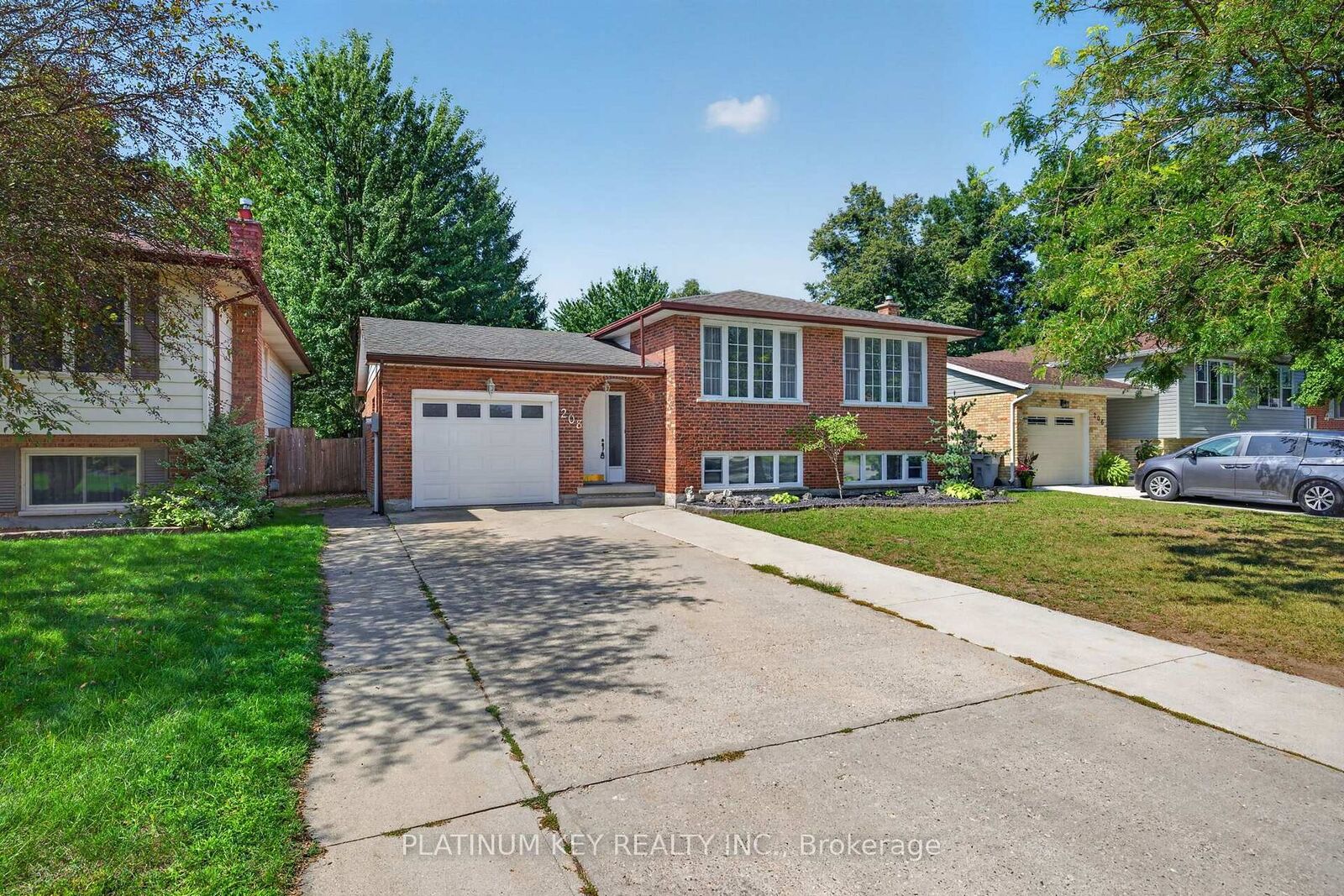 Property Photo:  208 Southfield Drive  ON N7G 3V4 