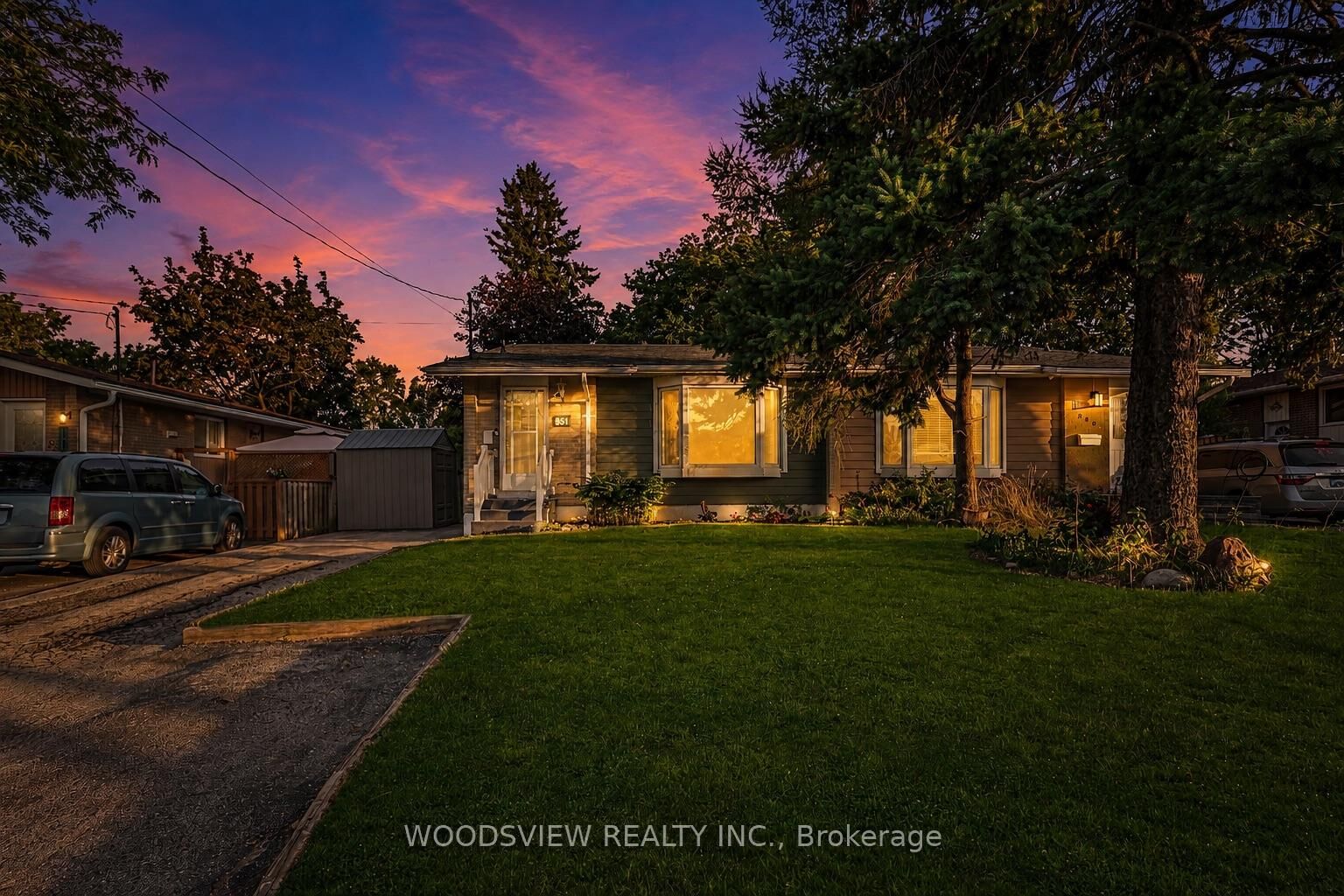 Property Photo:  851 Moretta Avenue  ON L1W 2K1 