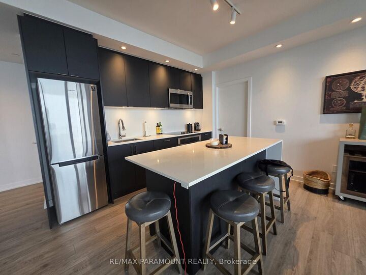 Property Photo:  1926 Lake Shore Boulevard W 1807  ON M6S 1A1 