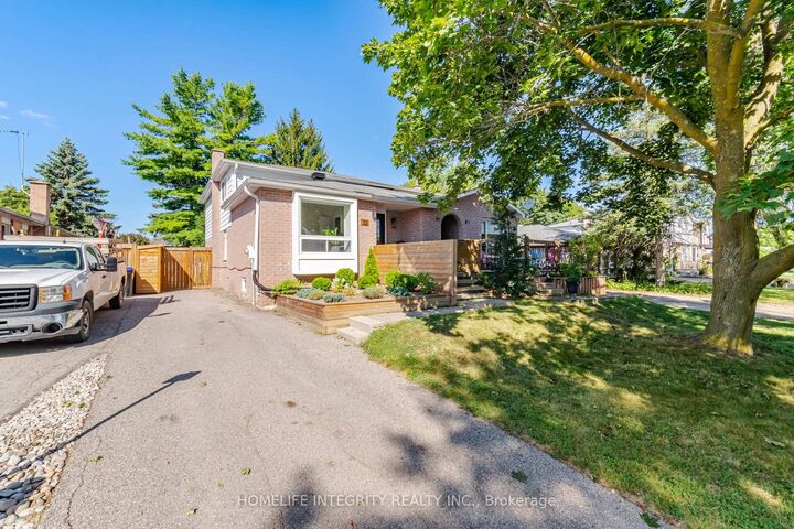 52 Stewart Avenue — photo 1