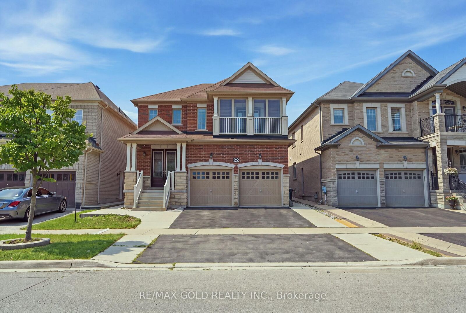 Property Photo: 22 Durango Drive ON L6X 2Z2