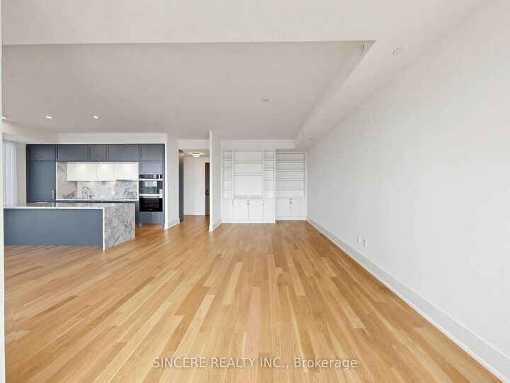 Property Photo: 20 Inn On The Park Drive 2737 ON M3C 0P8