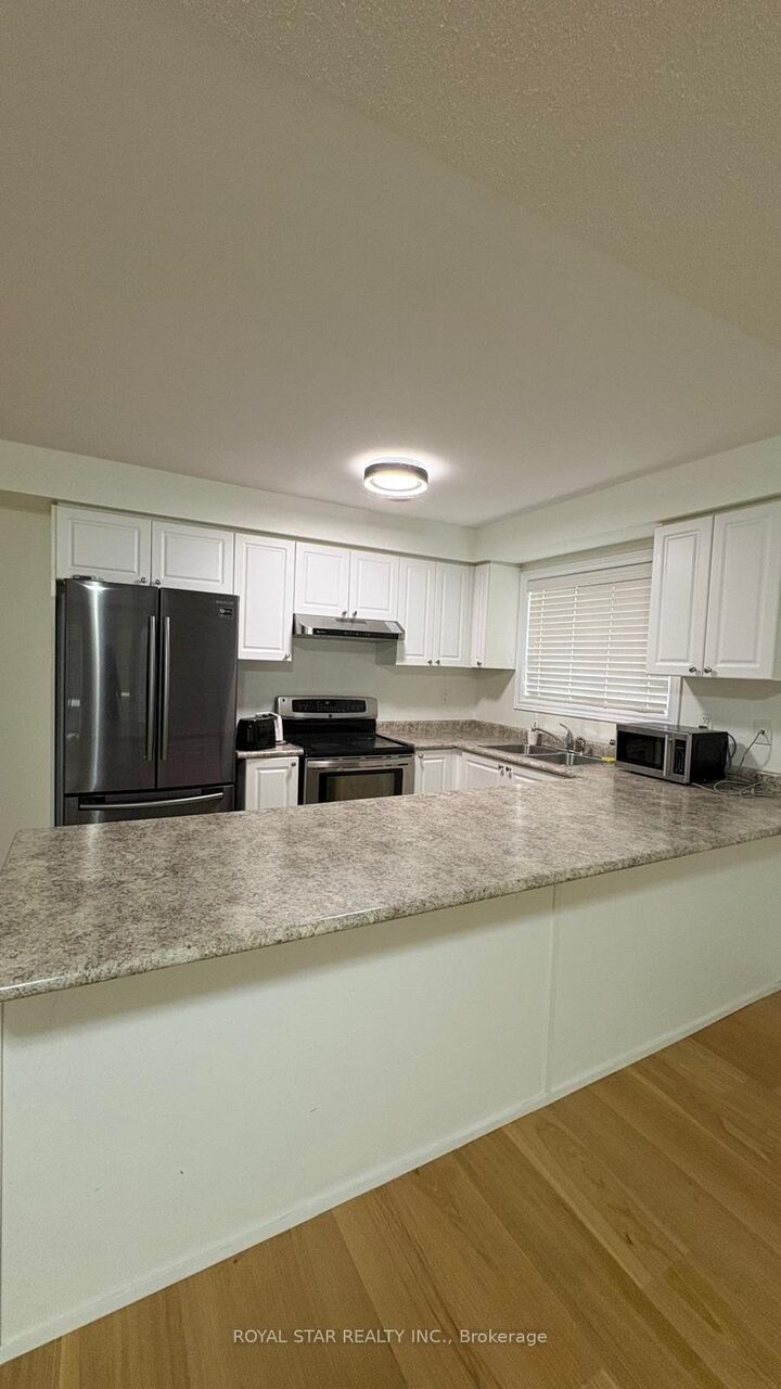 Property Photo: 200 Veterans Drive S 31 ON L7A 4S6