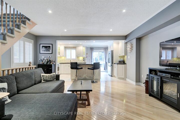 Property Photo: 353 Sparrow Circle ON L1V 7E6