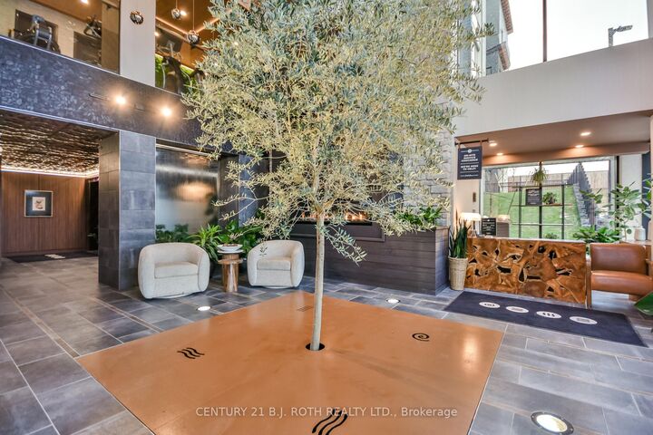 Property Photo:  15 Kneeshaw Drive 605  ON L9J 0J8 