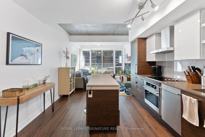 1030 King Street W 333 — photo 1