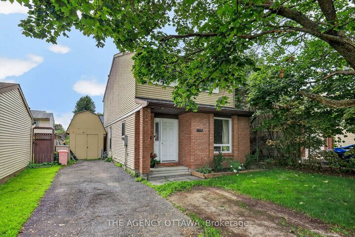 Property Photo: 1775 Stonehenge Crescent ON K1B 5K3