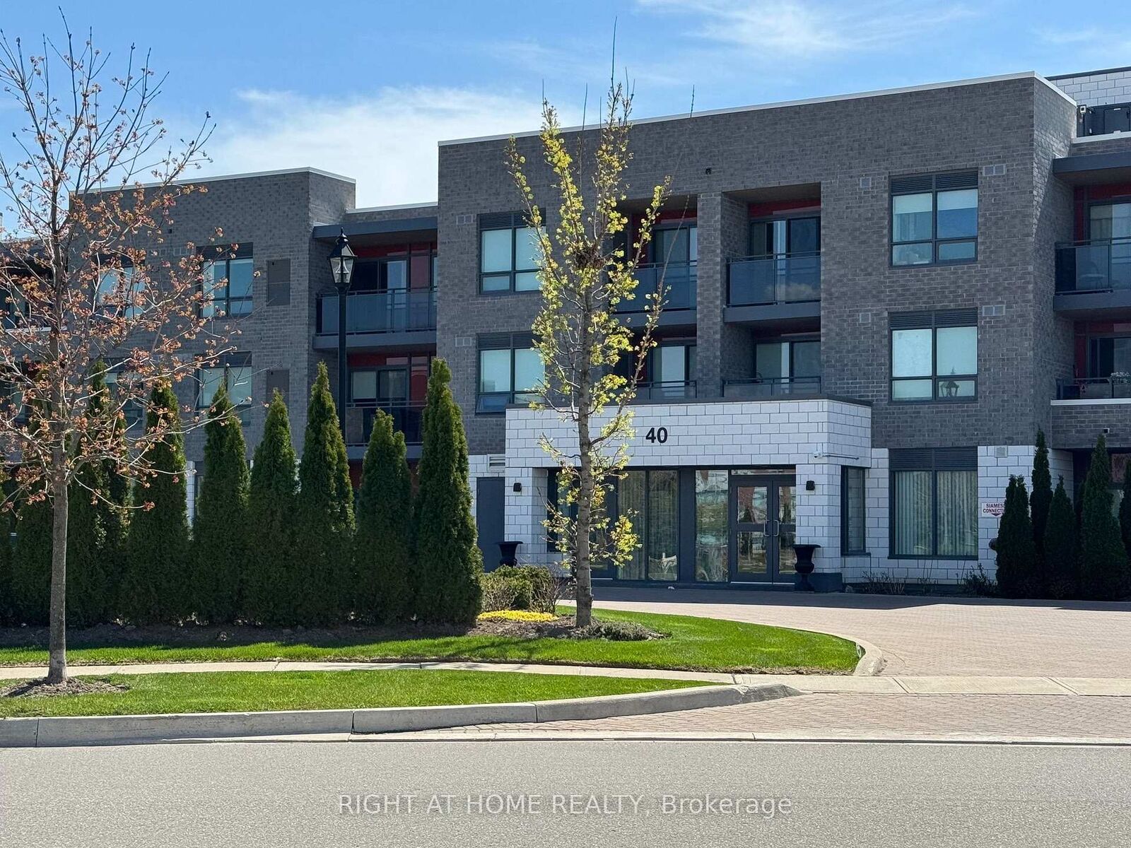 Photo de la propriété:  40 Via Rosedale Way 307  ON L6R 4A4 