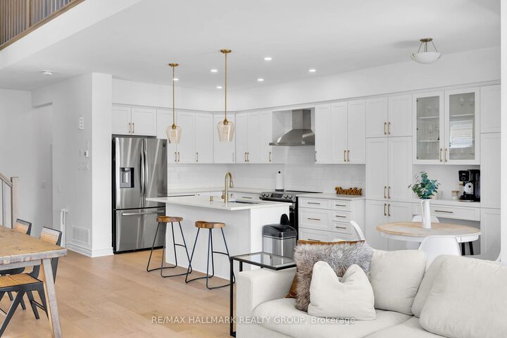 Property Photo: 112 Crevasse Road ON K1W 0P9