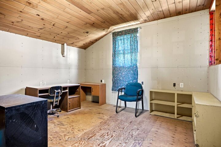 Property Photo:  35 Ann Street  ON N5C 2E9 