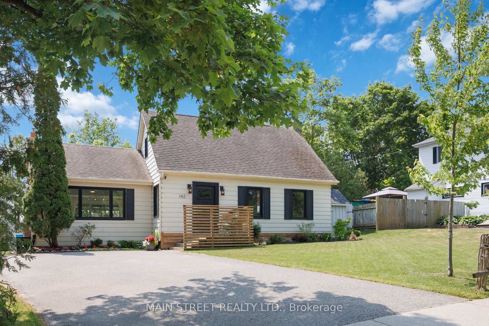 Property Photo: 162 Maple Street ON L9P 1B2