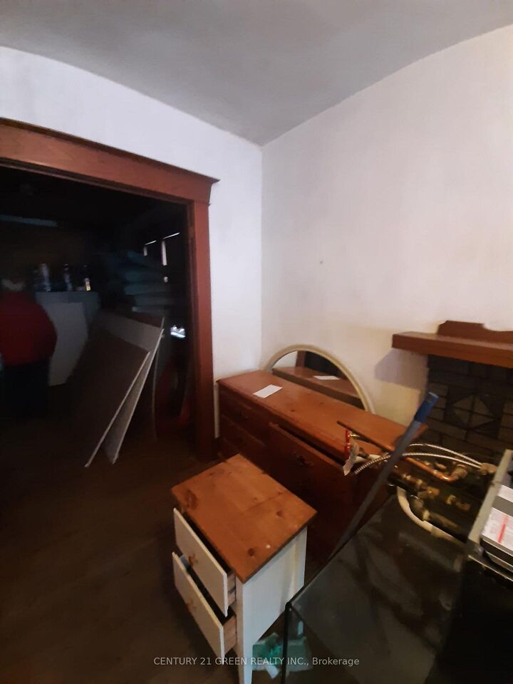 Photo de la propriété:  384 Coxwell Avenue  ON M4L 3B7 