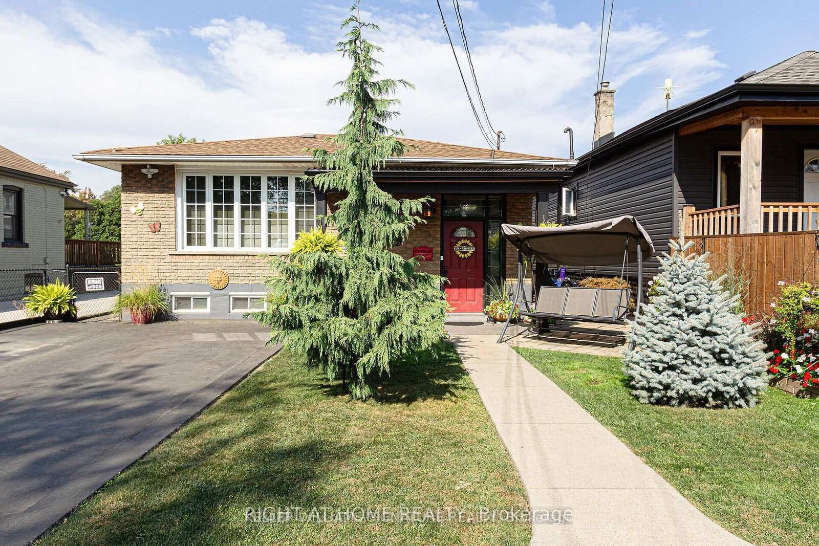 Property Photo:  133 McAnulty Main Boulevard  ON L8H 3H5 