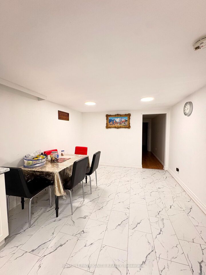 Property Photo:  7 Marlena Drive Bsmt  ON M1E 2Y9 