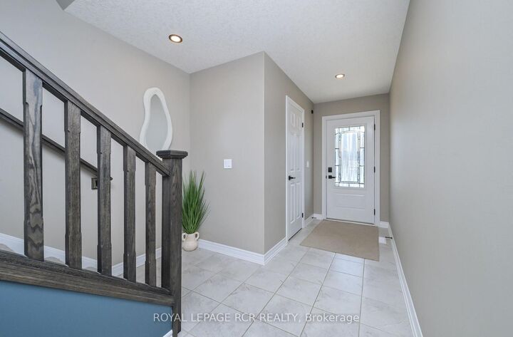 Property Photo:  106 Mullin Street E  ON N0C 1H0 