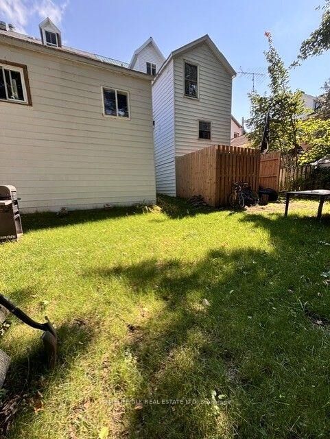 Property Photo: 72-74 Park Street ON K6V 2G5