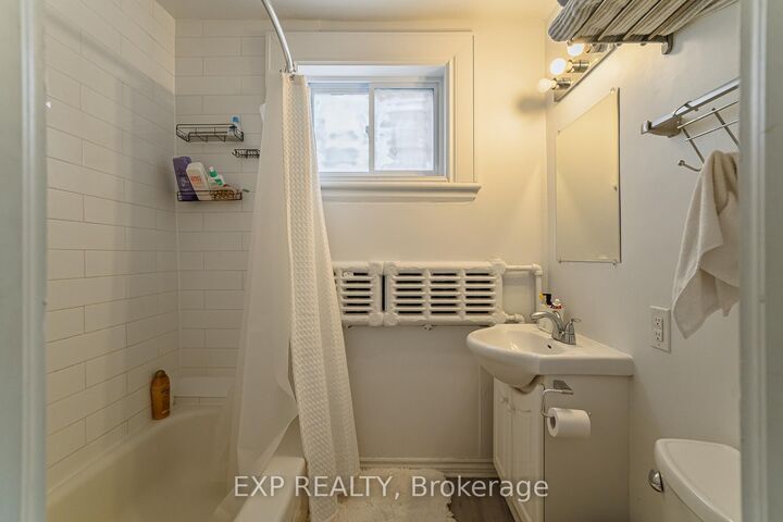 Property Photo: 52 St Andrew Street ON K1N 5E9