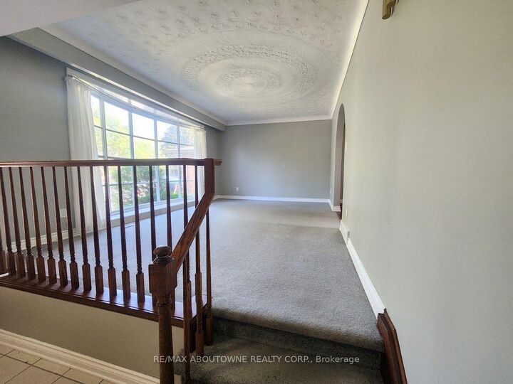 Property Photo:  64 Adel Drive  ON L2M 7E6 