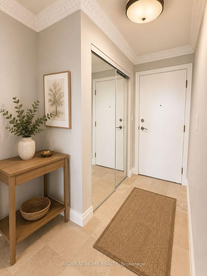 Property Photo:  5418 Yonge Street 706  ON M2N 6X4 