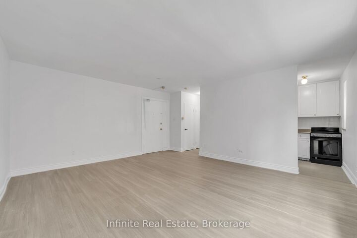Property Photo:  896 Eglinton Avenue E 111  ON M4G 2L2 