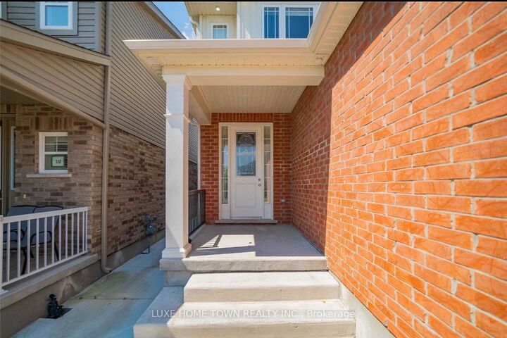 Property Photo:  6 Willowrun(Upper) Drive  ON N2A 0H5 