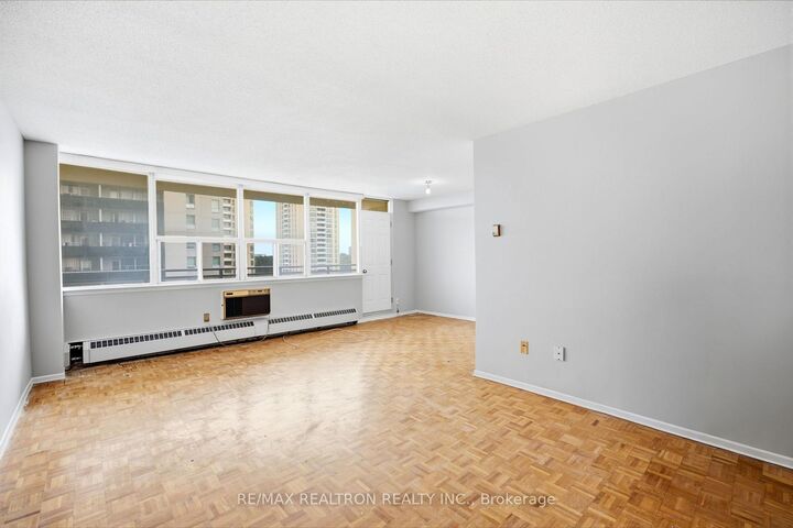 Property Photo:  155 Marlee Avenue 909  ON M6B 4B5 