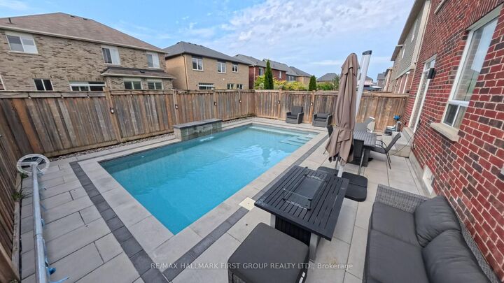 Property Photo: 121 Blackwell Crescent ON L1L 0C1