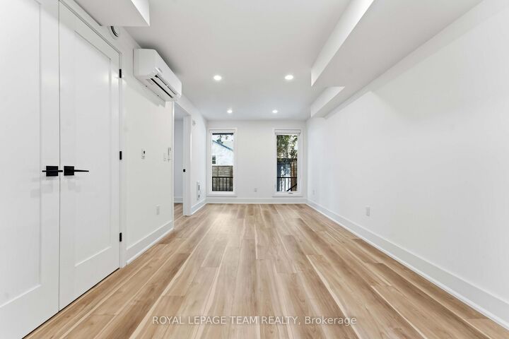 Property Photo: 549 Melbourne Avenue 4 ON K2A 1W7