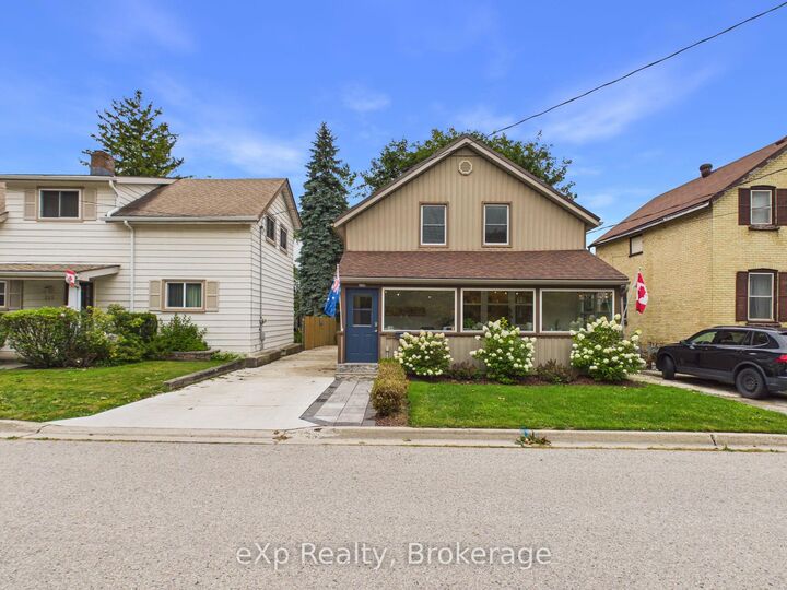 109 Colborne Street S — photo 1