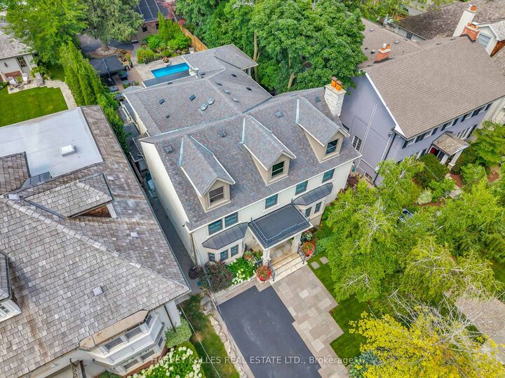 Property Photo: 72 Teddington Park Avenue ON M4N 2C6
