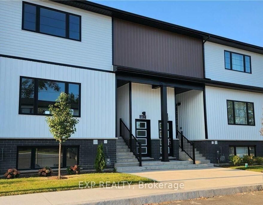 Property Photo:  4263 Fourth Avenue 222  ON L2E 0C2 