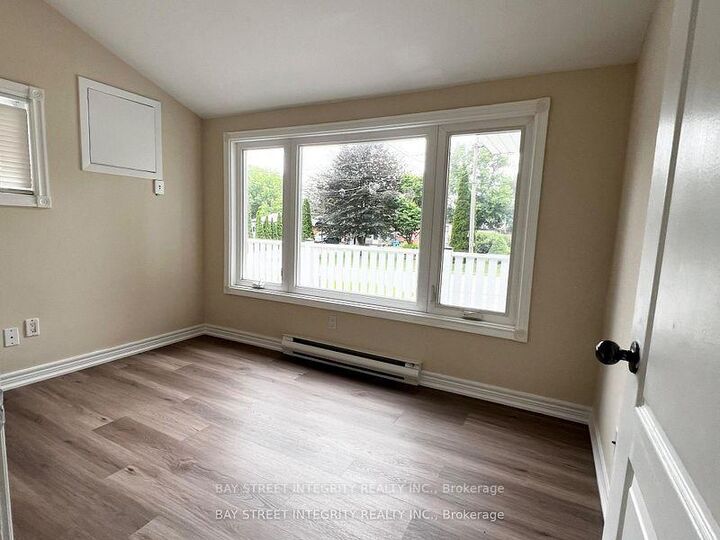 Property Photo:  29 Balson Boulevard  ON L4A 7X3 