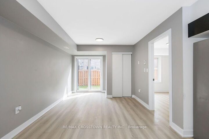 Property Photo: 14 Pumpkin Corner Crescent 1 ON L9J 0T6