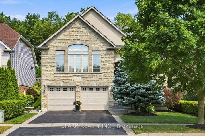 Property Photo: 179 Tanners Drive S ON L7J 3A8