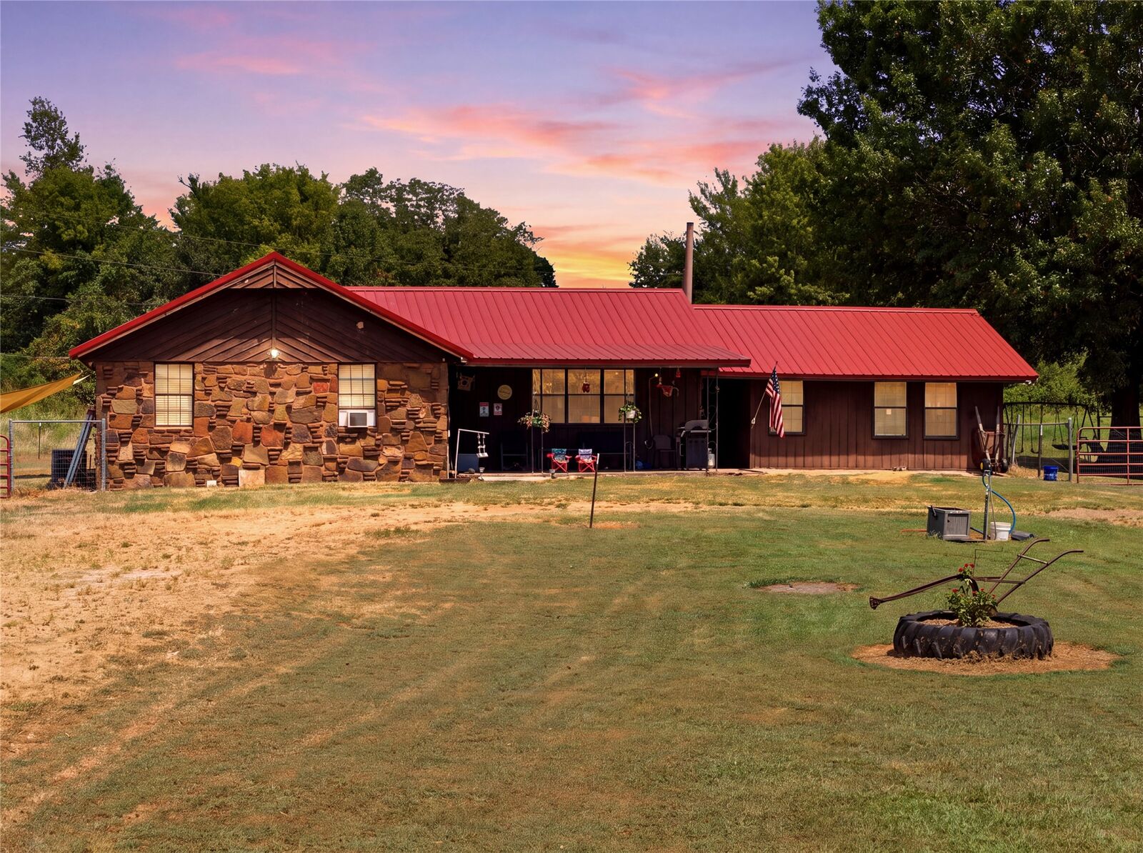 Property Photo:  447403 E 1058 Road  OK 74962 