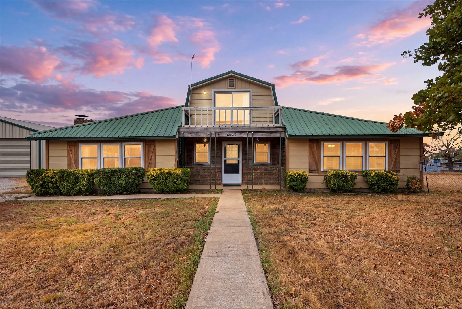 Property Photo:  448644 E 979 Road  OK 74962 